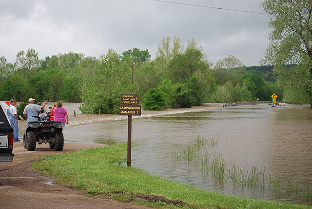 (image) Highway D closed at entrance